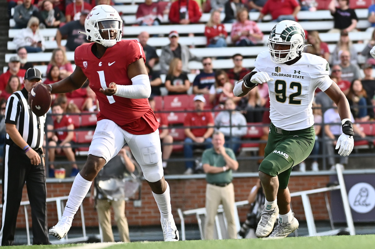 Washington State quarterback Cameron Ward throws a pass against the Colorado State Rams in week 3. 